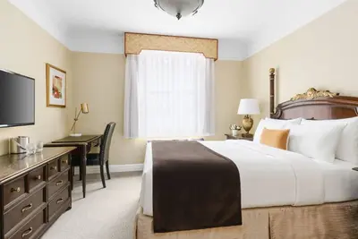 Image de Group Travel in Nyc! 2 Deluxe 1 King Bed at The Lucerne Hotel!