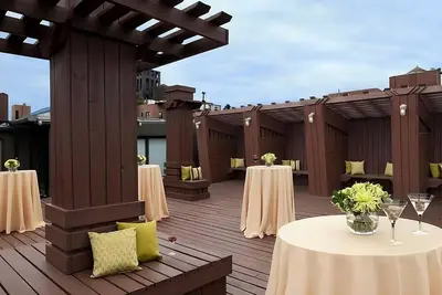 Image de Elegant Decor & Practical Amenities! 2 Units Near to New-York Historical Society