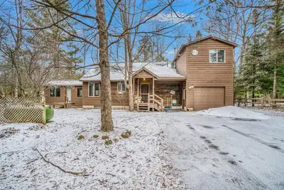 Picturesque, riverfront home with firepit, kayaks, canoe, grill, & W/D