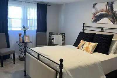 Image de Newly Remodeled Home Minutes away from Boston.