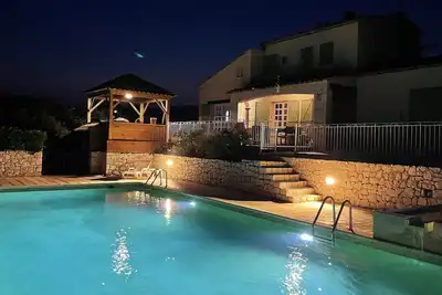 Image de Secluded villa with sea view and large swimming pool