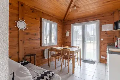 Image de Maison T3 pour 4 personnes Ă 400m de la plage et du centre, avec terrasse et parking.