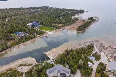 Image de Luxury Holiday Waterfront w/ Sauna + Dog Run