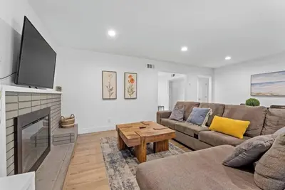 Image de This house is a 4 bedroom(s), 2 bathrooms, located in Rancho Cordova, Ca.