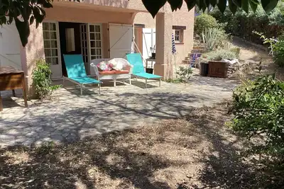 Image de Quartier résidentiel Rez de jardin de villa, plage à pied!