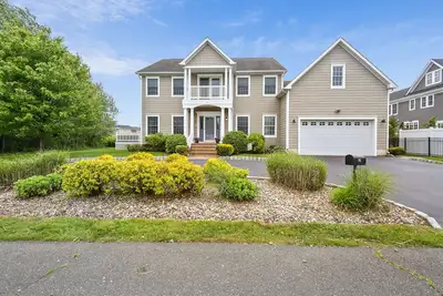 Image de Monmouth Beach Summer Escape-Walk to the Beach!