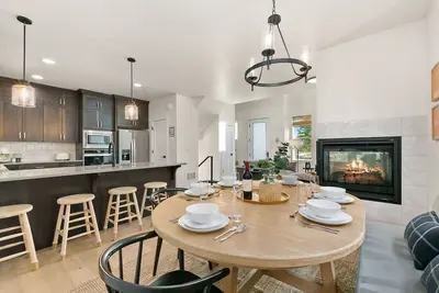 Image de Coastal Chic Home near New Belgium & Old Town Fc