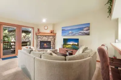Image de Tahoe! Pool, Hot Tub, Pickleball Near Lake, Hiking and Biking Third Creek