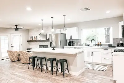 Image de In the Heart of Old Town Litchfield Park - Heated Pool