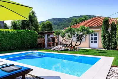Image de Sele - Deux Chambres Villa, Couchages 4