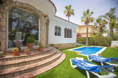 Image de Maison de vacances Miami-Platja pour 1 - 8 personnes avec 4 chambres à coucher - Maison de vacances