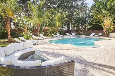Image de Private luxury resort | 3 King Suites | 3 Min to Beach