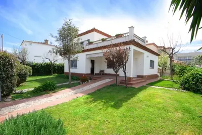 Image de Maison de vacances Miami-Platja pour 1 - 7 personnes avec 3 chambres à coucher - Maison de vacances