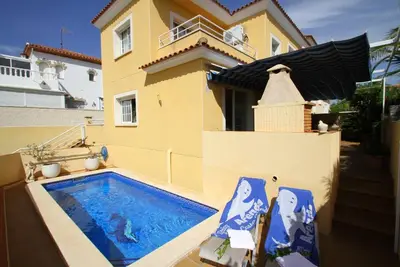 Image de Maison de vacances Miami-Platja pour 1 - 7 personnes avec 4 chambres à coucher - Maison de vacances