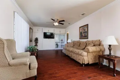 Image de Cozy Affordable Courtney Place of Midtown