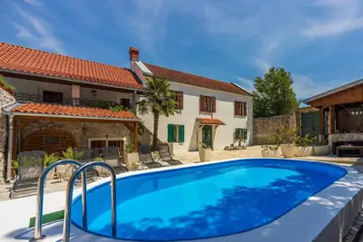 Image de Maison de vacances Tribalj pour 2 - 10 personnes avec 5 chambres à coucher - Maison de vacances
