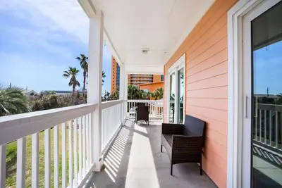 Image de ☀️180yds2Beach-Remodeled-Complex Pool-Beach Getaway☀️