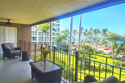 Image de Beachfront with best location in the hotel zone