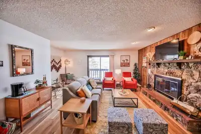 Image de Grand Lake Views, Cozy Fireplace, Trailer parking
