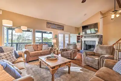 Image de Lakefront Home w/ Point Venture Golf Access!