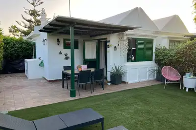 Image de Sara's bungalow, with private garden