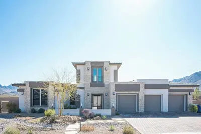 Image de Luxury home close to everything