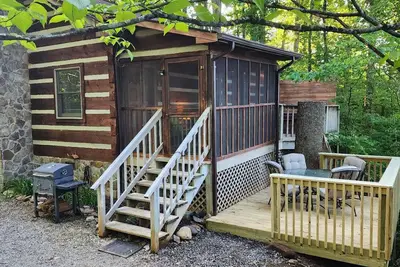 Image de Gi Gi's Getaway! Hot tub. F/P. screened porch