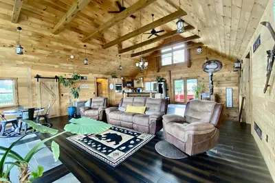 Image de Gorgeous Log Cabin with breathtaking views