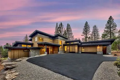 Image de Truckee HideAway at Gray's Crossing. Brand New, Full House Available