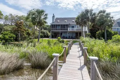 Image de DuckUtopia-Pool/HotTub/Private Dock/0. 3mi to Beach