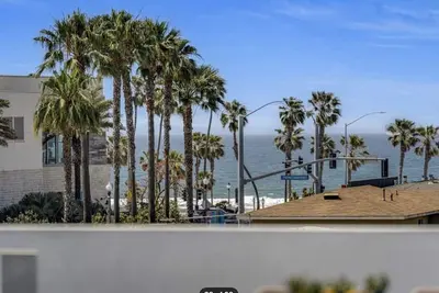 Image de Spacious house, 5 min walk to beach, Main St. And Outdoor Mall