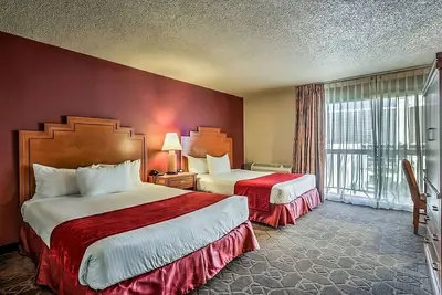 Image de 1 x Santa Fe Queen Non Smoking Room at Edgewater Casino Resort