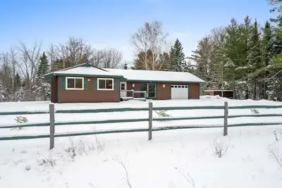 Image de Cecil Bay Family Cottage