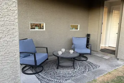 Image de 10 mins from the State Farm stadium\/ brand new home with hot tub