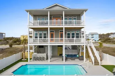 Image de Sweet Tooth at Ocean Isle Beach, Private Heated Pool, Putting Green, Ocean Views, Elevator