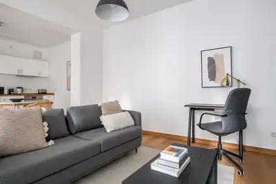 Image de Tasteful Charlottenburg 3br nr Tiergarten, by Blueground