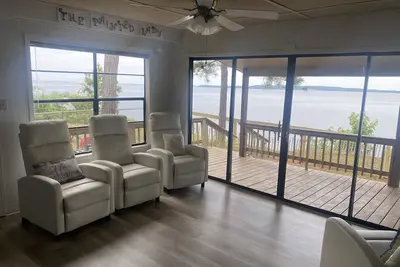 Image de Lake House with Great Views and a private beach! ! !