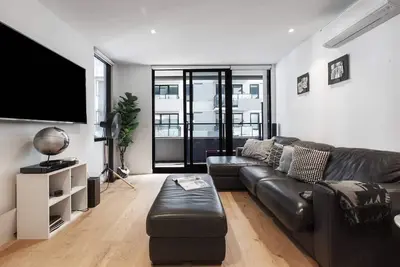 Image de Modern Apartment w/ Rooftop by Peppy Beach Retreats® (Vic), Ettaro
