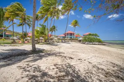 Image de Villa Maorie1 sur la plage avec piscine, 4 chambres