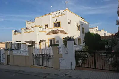 Orihuela - Sleeps 6 - Parking - Pool - PetFriendly
