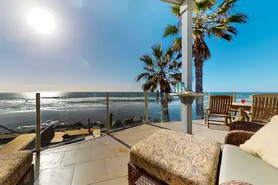 Image de Oceanfront home with furnished deck, washer/dryer, & Ac