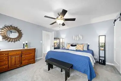 Image de Hudson House | 0. 2 Miles to Red River (1726 Broadripple Drive)