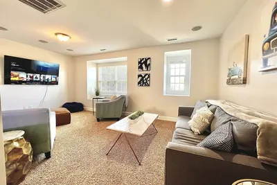 Image de Cary Family and Pet House