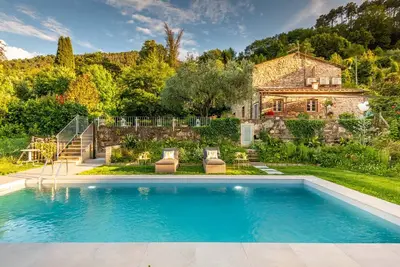 Image de Villa Ester, a Stylish Farmhouse with Pool on the Hills by Lucca