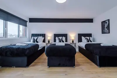 Image de Vibrant home in Liverpool City Centre