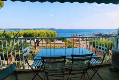 Image de T 3 - Vue mer panoramique - Port et plage Ă pied
