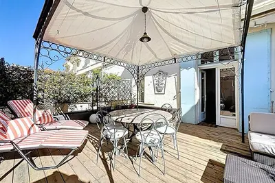 Image de 2-Bed Apt with 65m² Terrace | Central Cannes | 5 mins walk to Palais/Beach