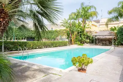 Image de Villa 'Gli Archi with Pool - Lecce' avec piscine privée, jardin et climatisation