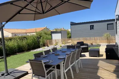 Chalet neuf pour 8 dans une résidence avec piscine