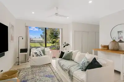 Image de The Villa at Fraser Cove - Modern Northern Rivers Villa - Pet Friendly - Min. 3 Night Stays!